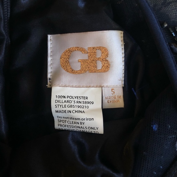 Gorgeous beaded prom gown! - Picture 6 of 7